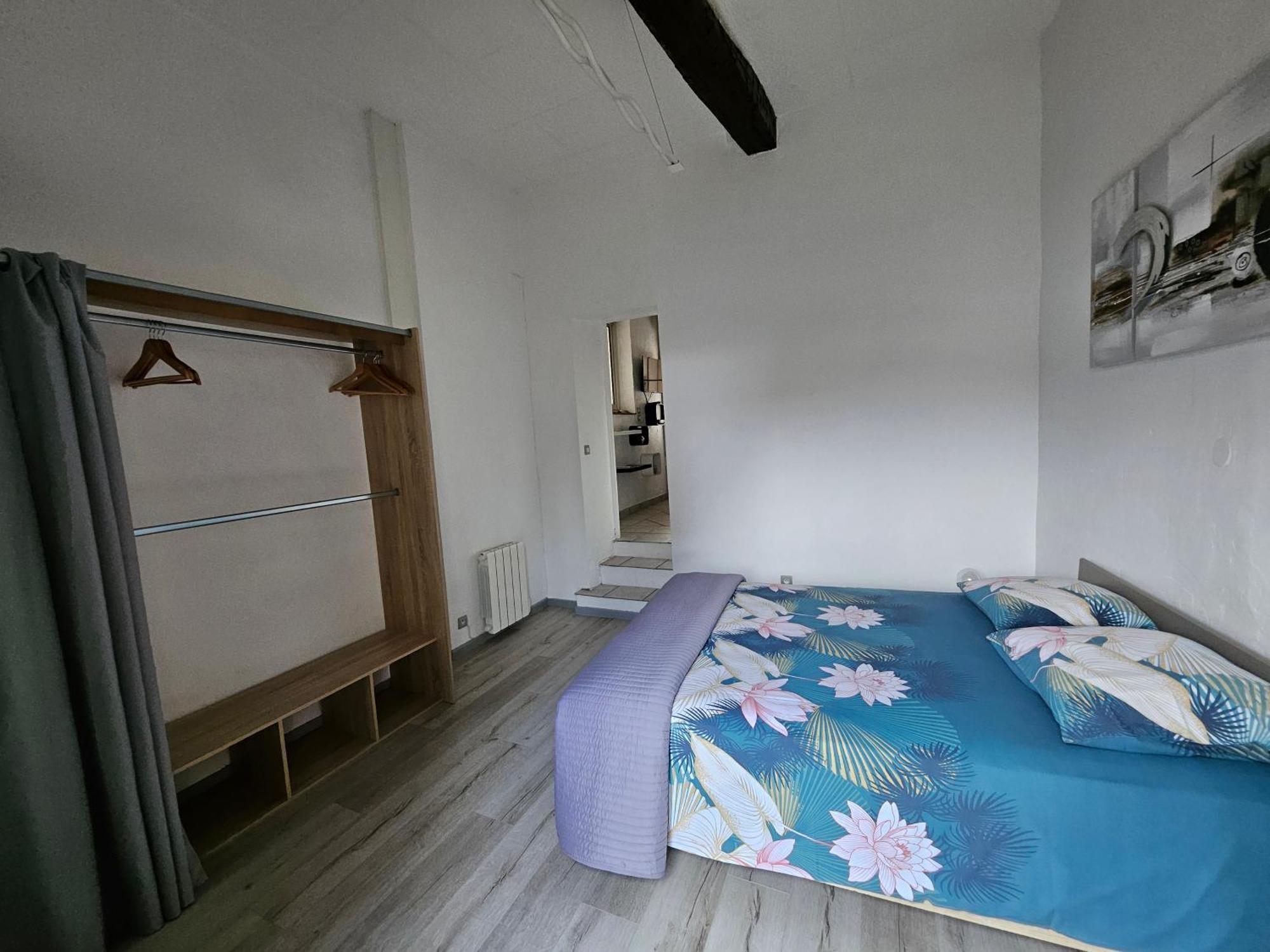 Appartamento F2 entièrement refait à neuf en 2021 + parking. Grasse Esterno foto